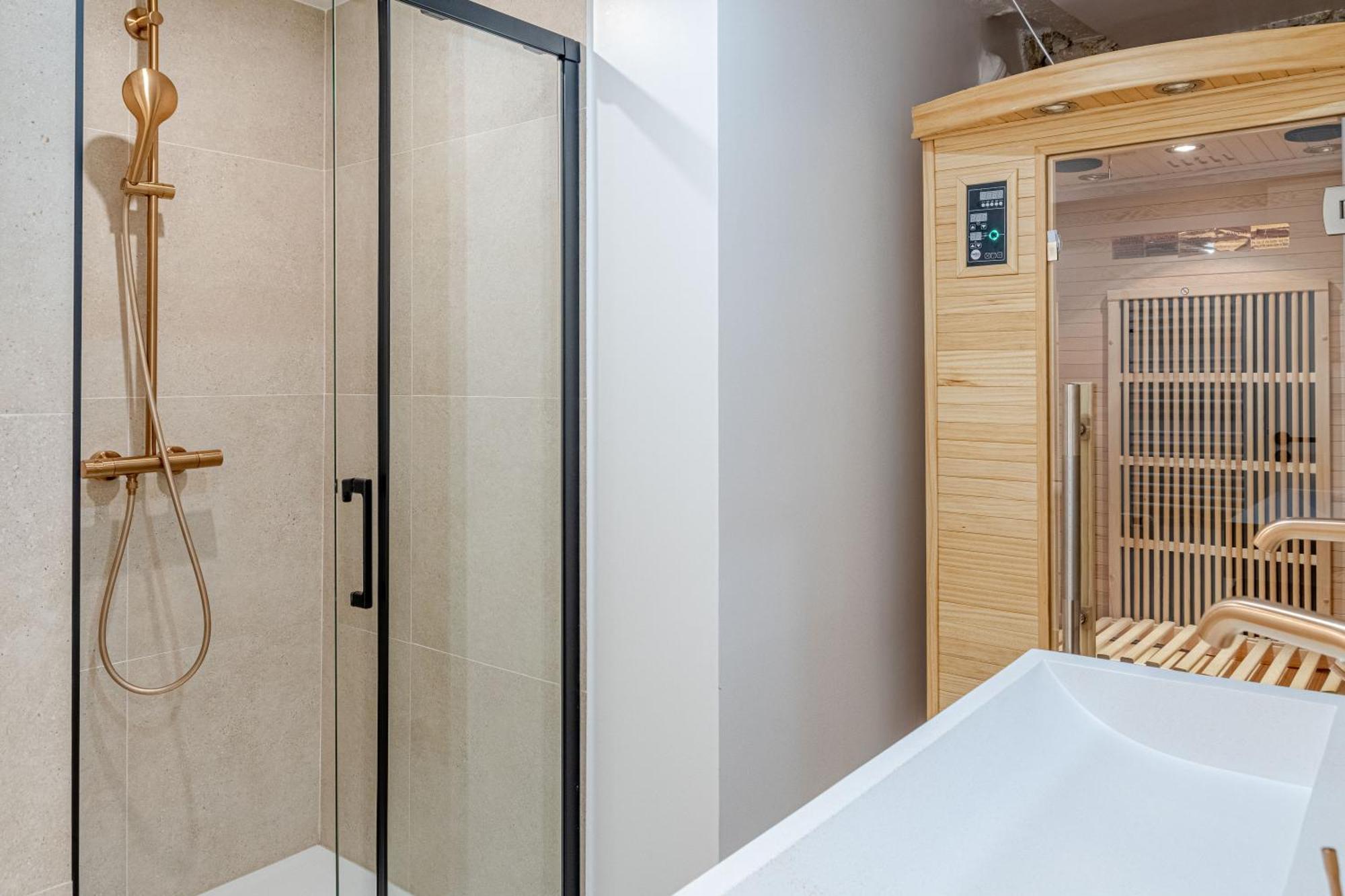 Lavie Maison A C & Sauna Париж Экстерьер фото